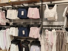 -lululemon(上海浦东IFC店)