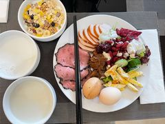 -天津京基皇冠假日酒店
