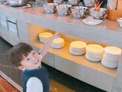 自助调料区-广州塔璇玑地中海自助旋转餐厅
