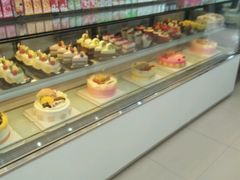 面包甜点陈列柜-东南饼庄(南昌市卫生学校住宅区店)