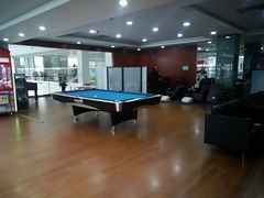 -上海星瀚奔驰4S店(红柳路店)