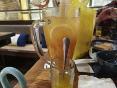 -湊湊火锅·茶憩(南京东路悦荟店)