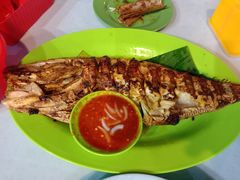 -明记烧鱼美味店