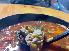 辣腌菜煮猪脑-乔岩保应烧烤店