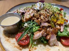 照烧鸡肉配牛油果拉法沙拉-HELLO 27 意面·沙拉·帕尼尼