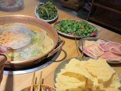 -洱火云南酸菜牛肉火锅(石景山当代商城店)