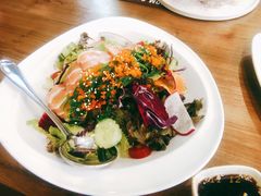 -Chom Cafe and Restaurant