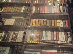 -钟书阁(松江泰晤士小镇店)