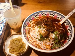 -鑫花溪牛肉米粉(人民广场店)