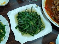 清炒油麦菜-清真·伊清阁餐厅