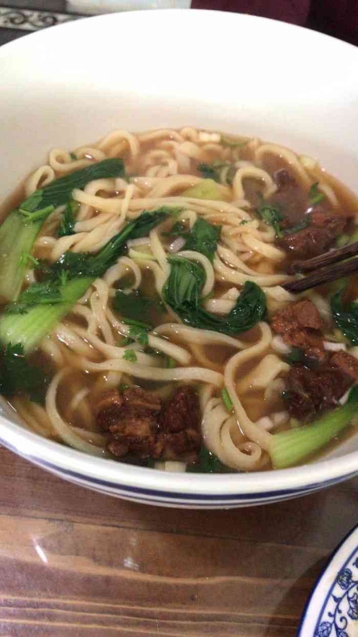 量真的很山西,太大了,碗大面更多,一碗根本吃不完,价格公道.