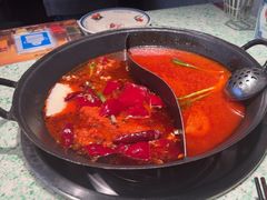 番茄鸳鸯锅-鸿姐老火锅·传统炒料(上海旗舰店)