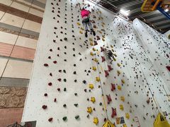 -山之巅攀岩馆(太古城店)