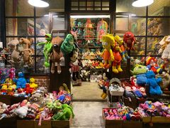 -席娜卡琳火车铁道夜市