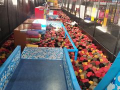 -嘿哟动霸CHUA·新潮玩运动娱乐中心·蹦床滑冰团建乐园