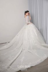 -Lady  Jane高端婚纱礼服馆