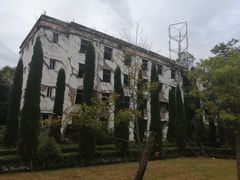 -四川汶川特大地震漩口中学遗址