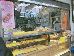 面包甜点陈列柜-鲍师傅糕点(江苏路店)