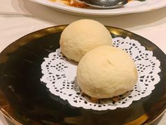脆皮流沙包-皇朝会.经典传统粤菜(外滩店)
