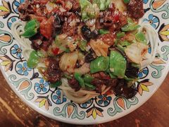 -歹歹的加个面过油肉拌面