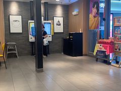 -麦当劳(上海虹桥站30B检票口楼上)