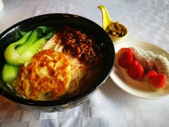 -上海滴水湖皇冠假日酒店