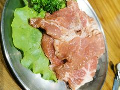 韩式腌猪王排-·缸桶屋·韩式牛肋条自助烤肉(西湖D11店)