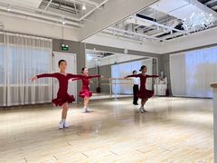 -炫艺舞蹈培训中心(枫尚奥特莱斯店)