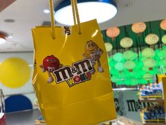 -m豆巧克力世界(上海世茂广场店)