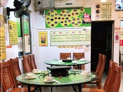 大堂-华哥新鲜猪精品美食
