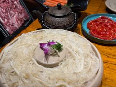 -老牌坊云南鱼豆花火锅(嵩山店)