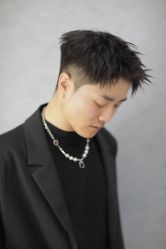 -一家只做男发烫染的店