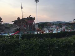 -汤山欢乐水世界