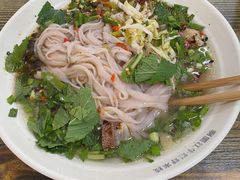 -啊墨江牛烂烀米线