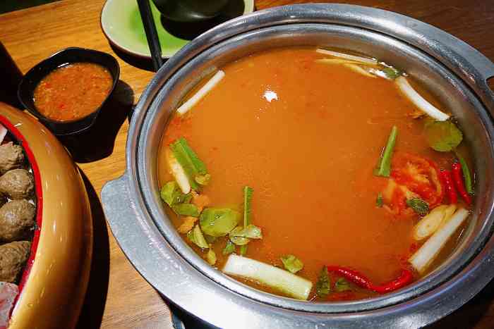 雨林小筑傣味酸汤火锅-"因为很喜欢吃酸汤锅,去过几次,味道没得说.