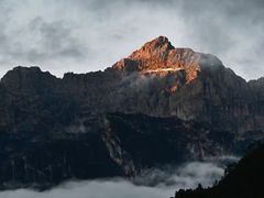 -贡嘎雪山