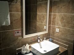 -怡华威斯达酒店(重庆医科大学附属儿童医院店)