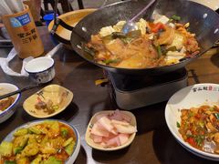 -富正毅三下锅·湘西韵味(天门山索道店)