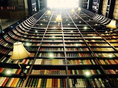 -钟书阁(松江泰晤士小镇店)