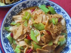 尖椒炒豆皮-北大地皖峰饭馆
