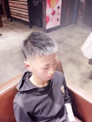 -侨治发型