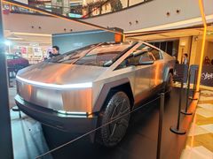 -TESLA 特斯拉(上海太古汇体验店)