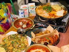 海鲜葱饼-富乐满韩国正宗炸鸡韩国料理(虹泉路店)