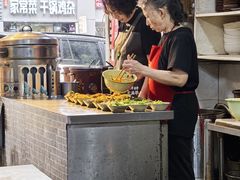 -董哥山城碗碗香(美专校街店)