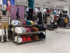 -优衣库(石家庄裕华万达广场店)