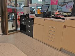 -小杨生煎(金山百联购物中心3楼店)
