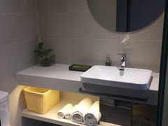 -艾豪森酒店(西安大雁塔大唐不夜城店)