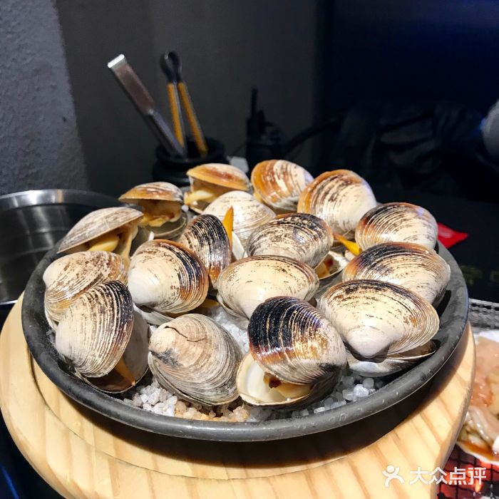 鑫釜山铁桶烤肉·烤海鲜(霄云路店)烤黄蚬子图片