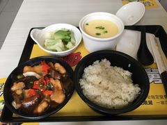 红烧鱼饭-老娘舅餐厅(黄龙体育中心店)