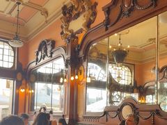 -Majestic Café